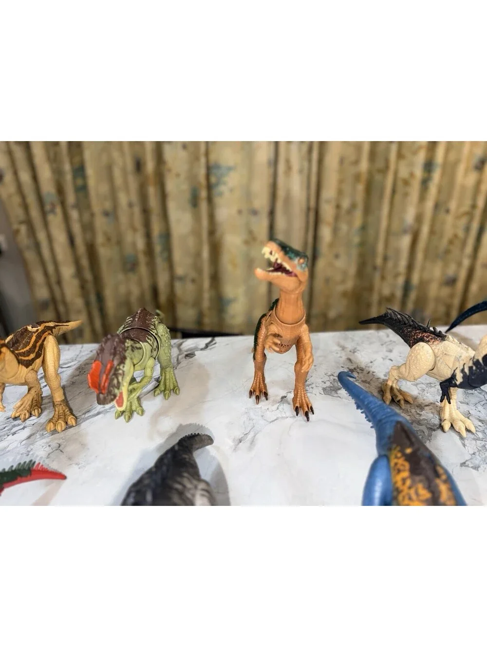 Lot of 16 Mattel Jurassic World Dinosaurs Roarivores Savage Strike Attack Pack